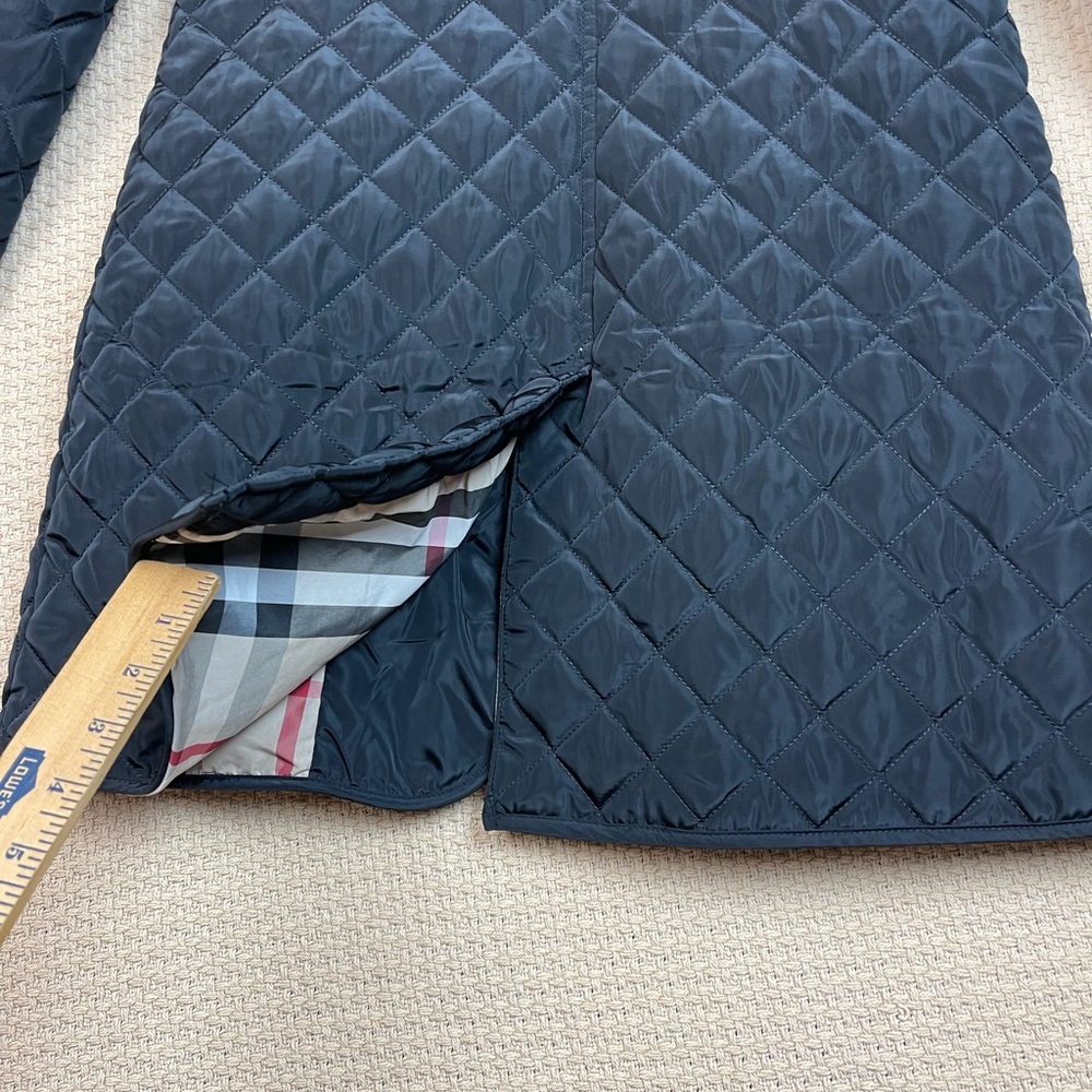 Burberry Black Quilted Coat w/o belt - Picture 7 of 16
